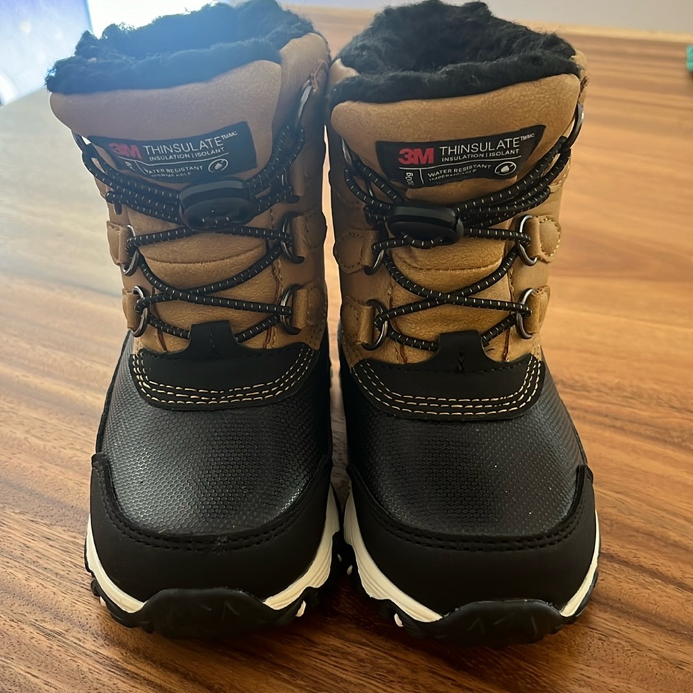 3M Thinsulate Winter Boots size 6